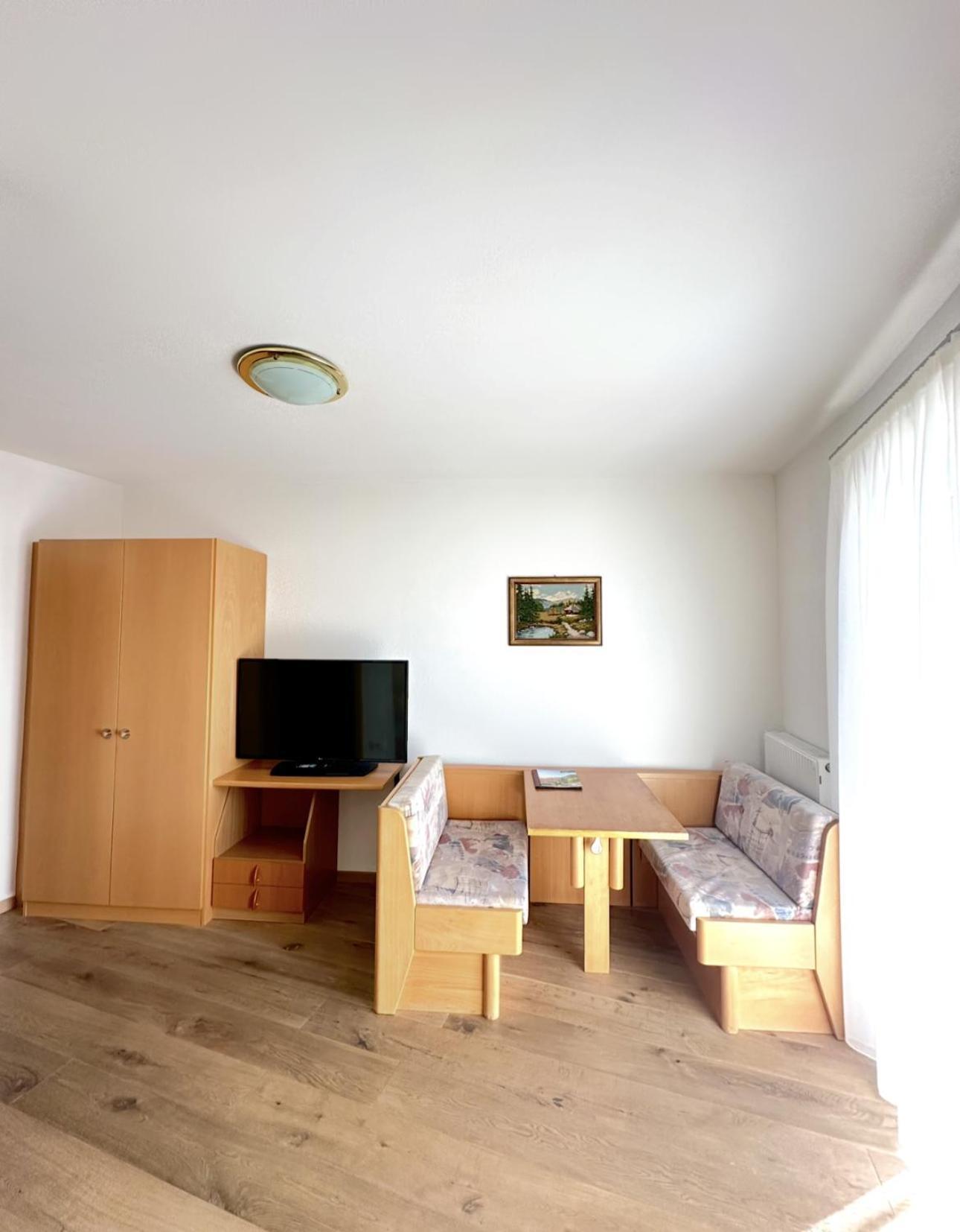 Garni Hotel Dorothea Tirolo Extérieur photo