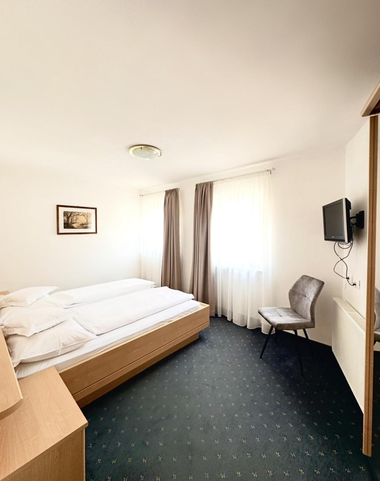 Garni Hotel Dorothea Tirolo Extérieur photo