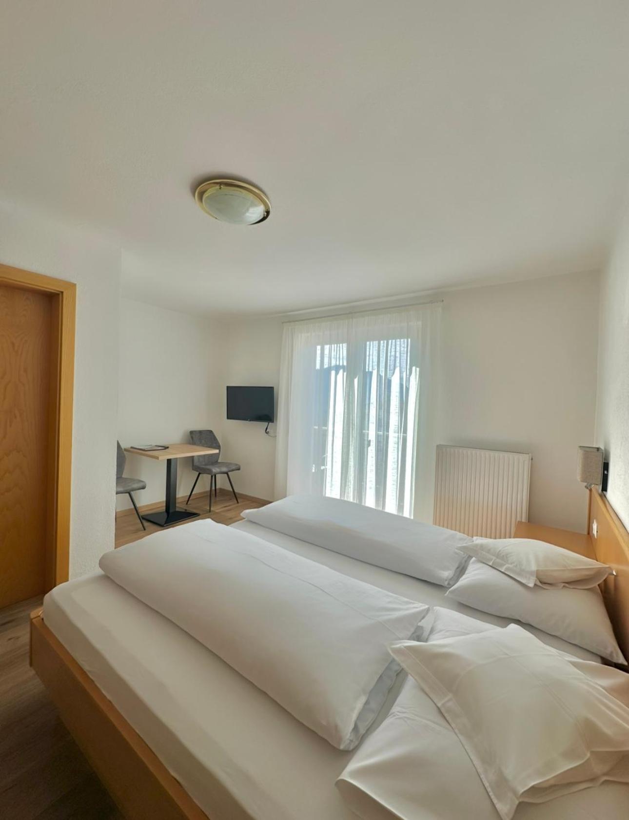 Garni Hotel Dorothea Tirolo Extérieur photo